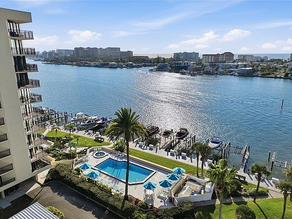 3rd image of 690 Island Way APT 909