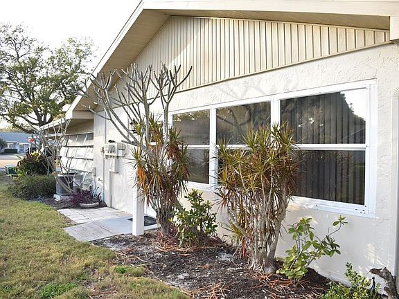5th image of 1906 Canterbury Ln Unit 27