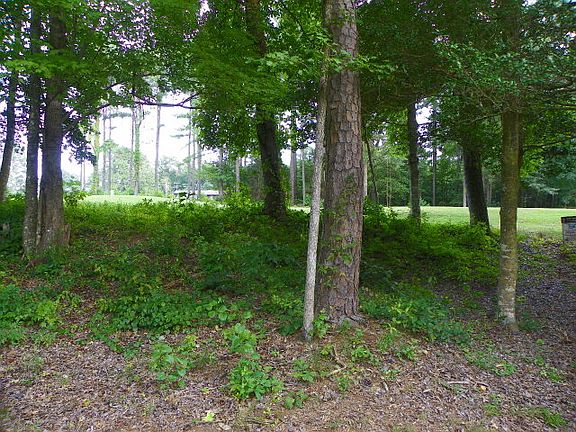 4th image of 100 Fairway Ct