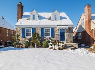 7520 184th St, Fresh Meadows, NY 11366