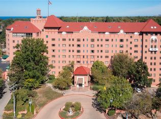 19000 Lake Rd APT 621, Rocky River, OH
