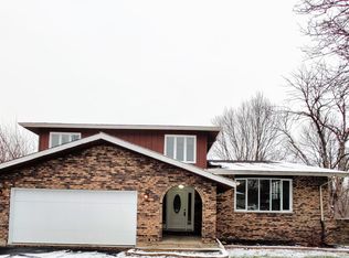 11S674 Book Rd, Naperville, IL 60564