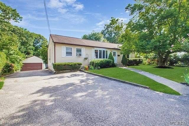 1st image of 20 Shorehaven Blvd