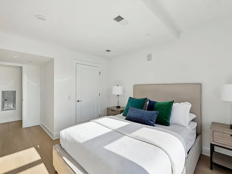 14 Lincoln Pl — Photo 18