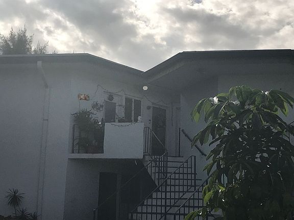 3rd image of 18726 NE 18th Ave APT 118