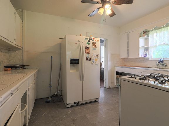 5th image of 518 N Green St