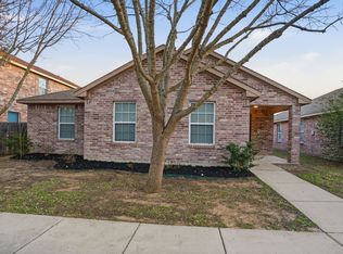 1922 Cross Oaks Dr, Lancaster, TX 75146