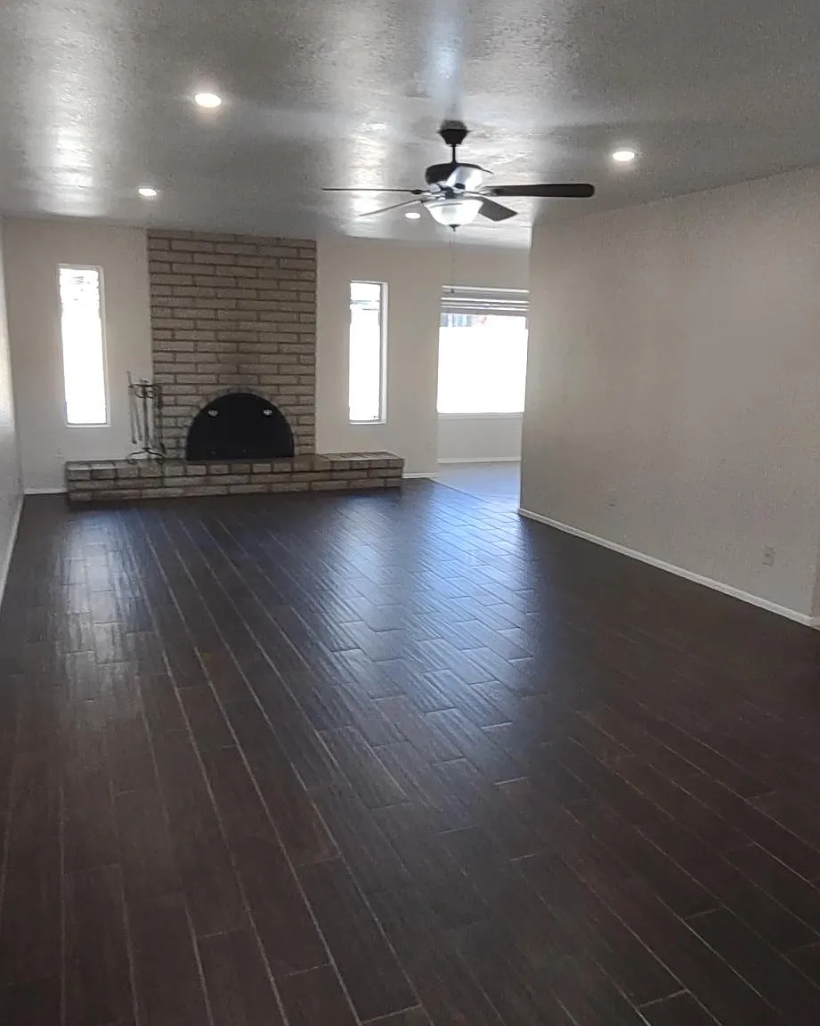 3 bed, 2200 sqft, $2,999 — Photo 3
