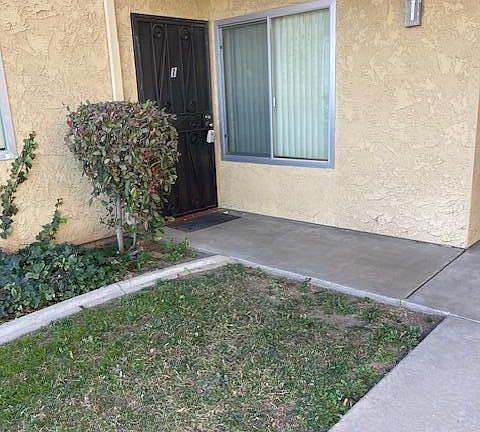 4th image of 42849 15th St W Unit 1