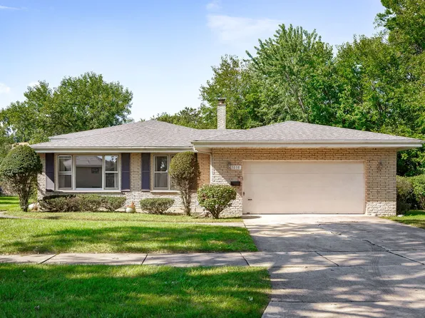 1038 S Sunset Ave, Elmhurst, IL 60126