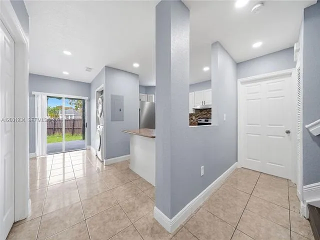 902 SW 8th Pl — Photo 15
