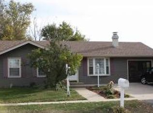 133 Railroad St, Gilberts, IL 60136