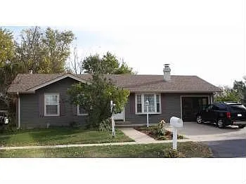 133 Railroad St photo 1