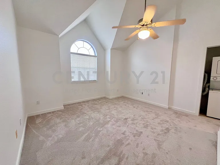 3901 Travis St #217 — Photo 10