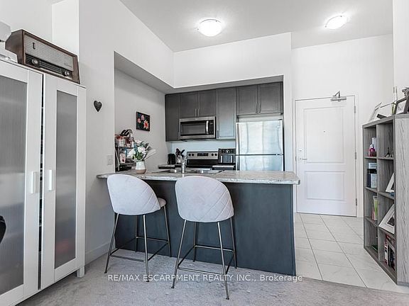 3rd image of 450 Dundas St E #503