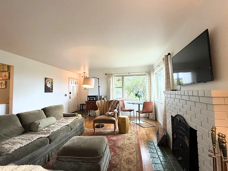 Mira Mar Ave — Photo 3