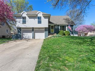 2004 E 152nd Ter, Olathe, KS 66062