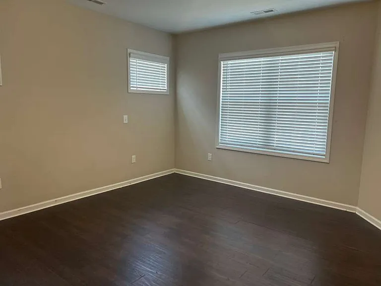 1645 Upper Park Rd — Photo 13