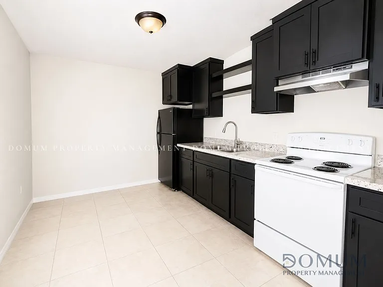 1811 Perkins Ave #1 — Photo 1