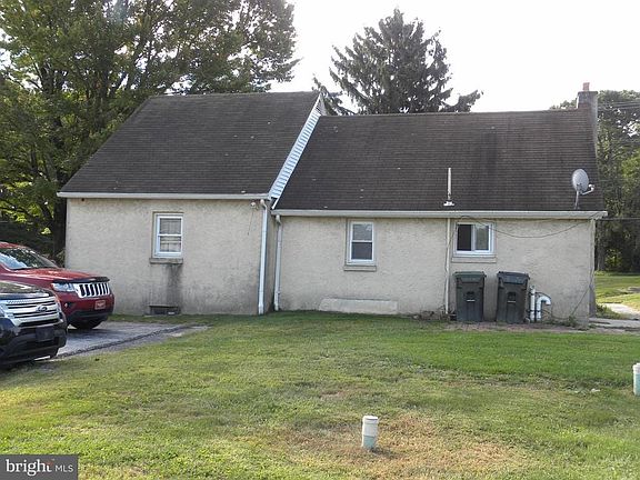 4th image of 2115 E Kings Hwy