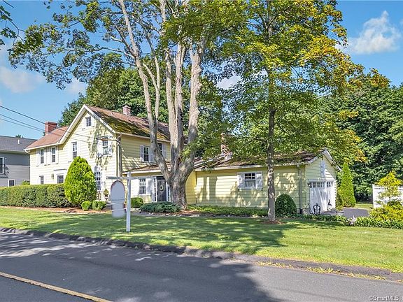 3rd image of 722 Ridge Rd