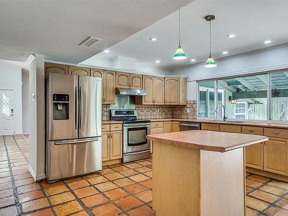 4th image of 6630 Town Bluff Dr