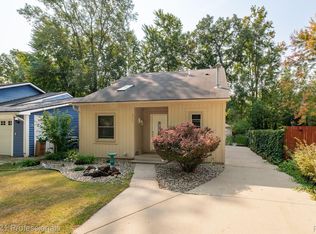 5727 Prentice Rd, Waterford, MI 48327