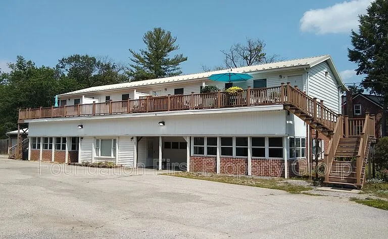1495 Fairfield Rd #7 — Photo 1