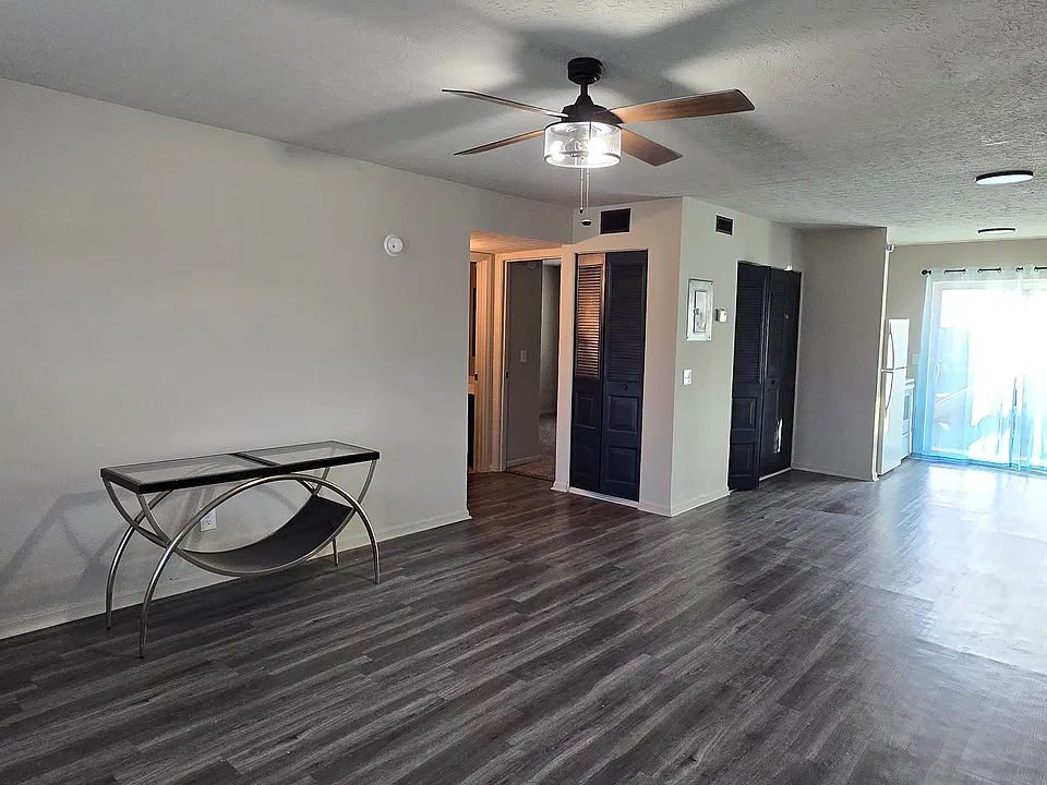2825 Frontier Ct #4