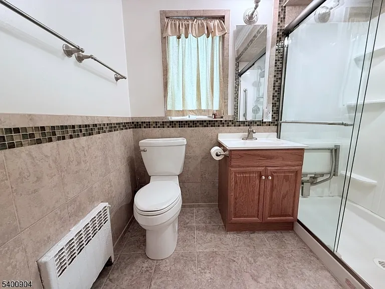 48 Broughton Ave #1 — Photo 4