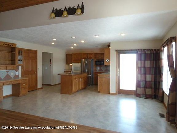 3rd image of 7523 Lawrence Hwy