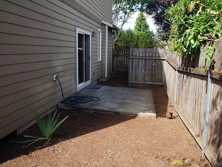 3822 SE Schiller St — Photo 29