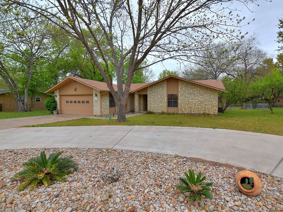 1st image of 1203 Pecan Dr