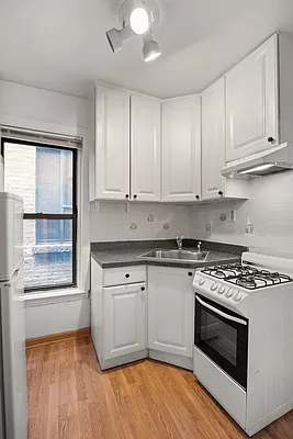 Rented by Cooper & Cooper Real Estate | media 7