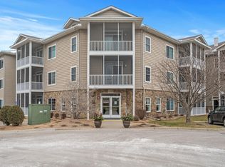 110696 Village Rd UNIT 206, Chaska, MN 55318