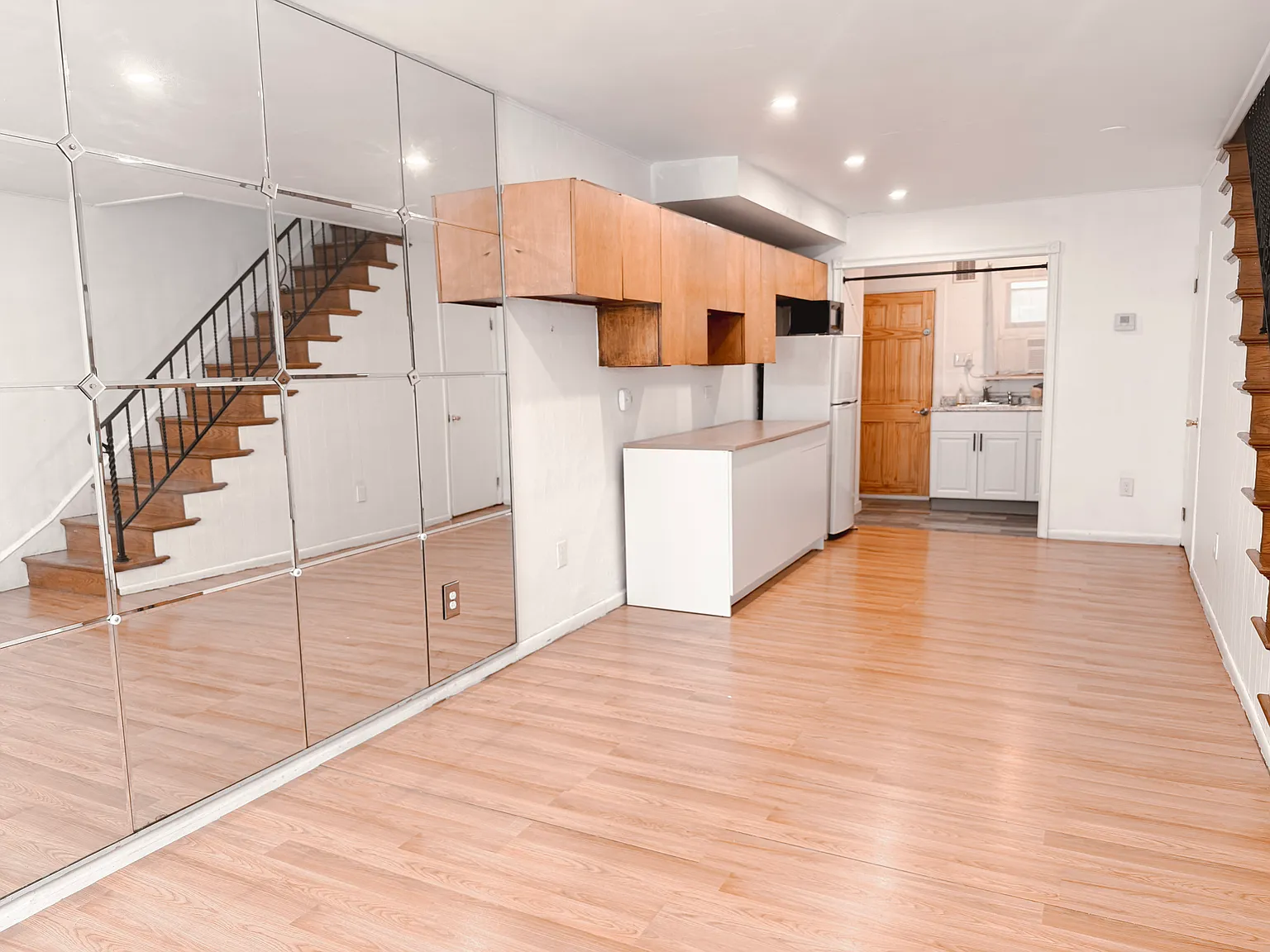2 bed, 718 sqft, $1,600 — Photo 3