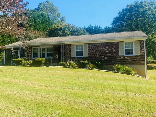 101 Woodhaven Dr, Danville, VA 24540