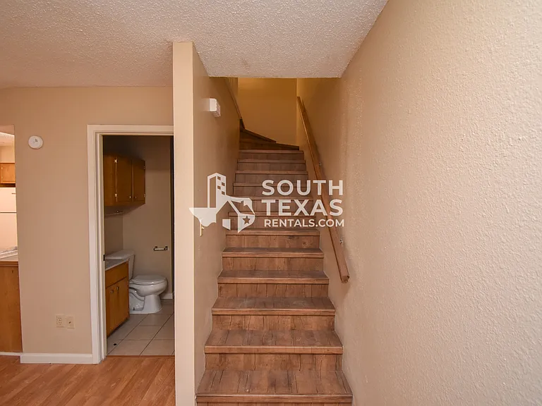 609 Sherwood Dr #G — Photo 7