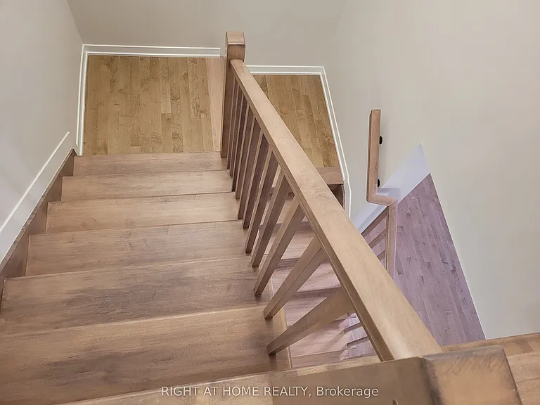 12 Focality Cres — Photo 27