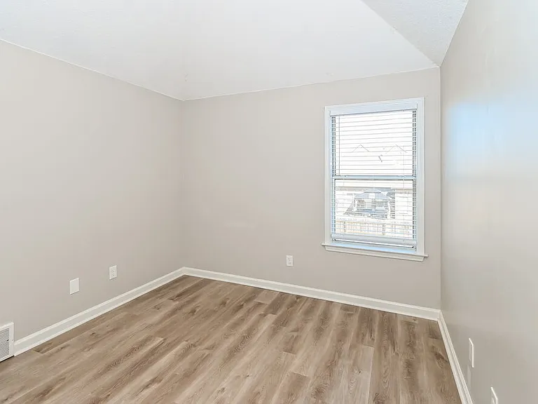 8116 Port Douglas Dr — Photo 15