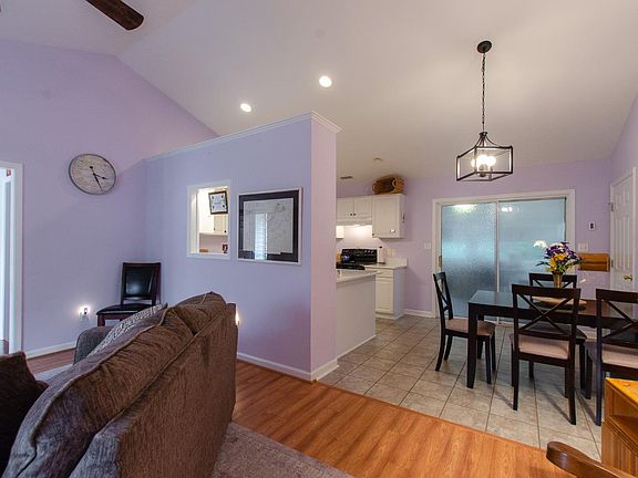 5th image of 104 Village Park Ct