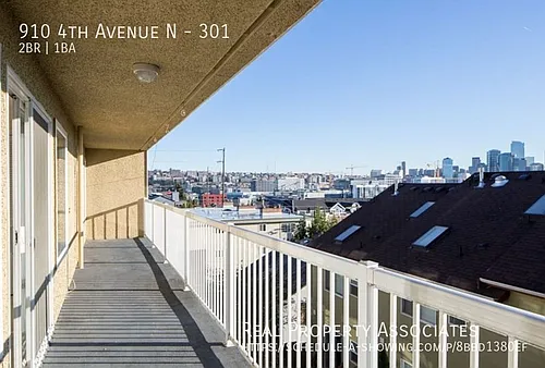 910 4th Ave N #301 Photo 1