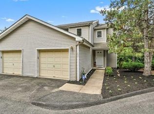 704 Skyline Dr, Haledon, NJ 07508