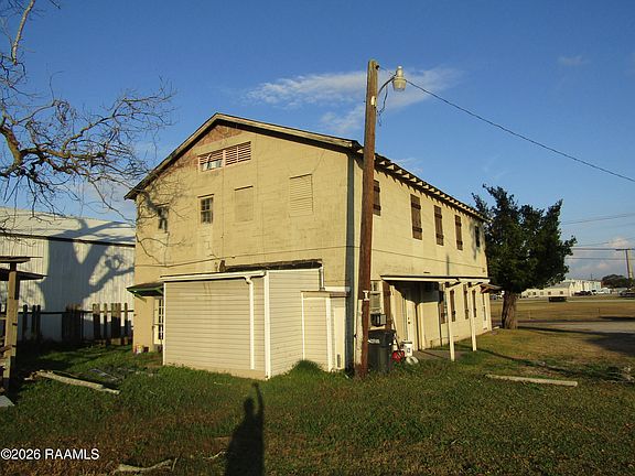 3rd image of 1127 Jane St