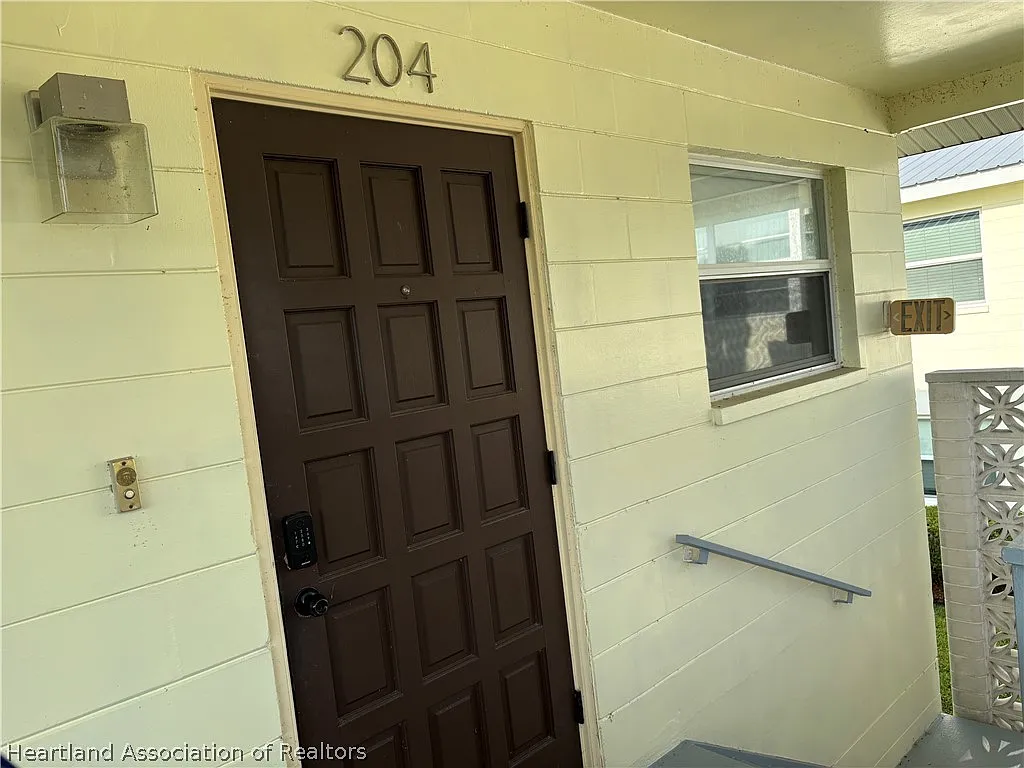 2 bed, 1.0 bath, 1016 sqft, $1,250 — Photo 2