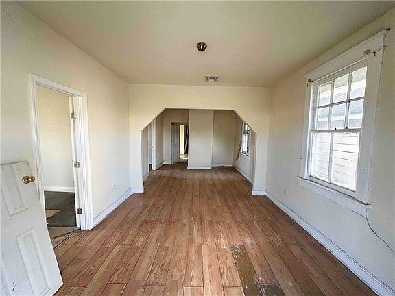 5th image of 2407 S Miro St