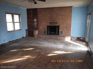 4th image of 202 S Saint Joseph St