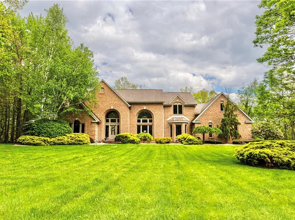 361 Woodland Dr, New Wilmington, PA 16142