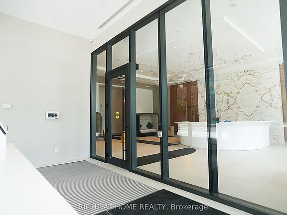 3rd image of 2075 Lakeshore Rd #308