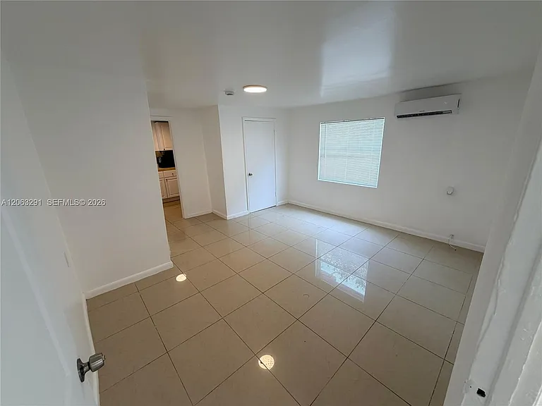 548 NW 30th St #2 — Photo 5